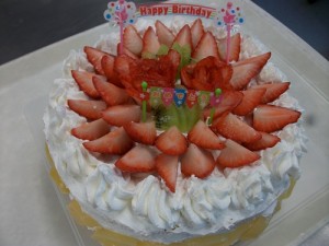 みんなのブログ 元気いっぱい Blog Archive 100歳のお祝いバースデーケーキです